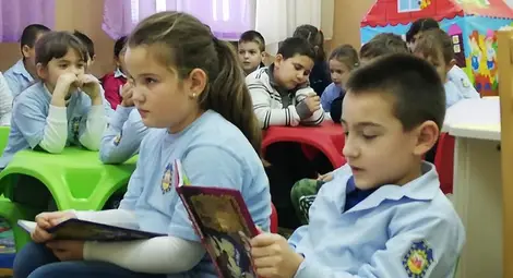 Валентин Колев прочете любимата  си детска приказка пред йовковци