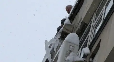 Преспа се срина върху чуждестранна делегация пред Министерски съвет!