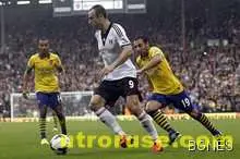 Бербатов с асистенция при загуба от Арсенал