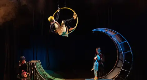 &bdquo;Парченце от луната&ldquo;&ndash; магическа приказка с акробатика, танци и рок музика гостува в Кукления театър в Русе