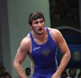 Двамата кавказки борци на „Юнак“ вече са български граждани Двамата кавказки борци на „Юнак“ вече са български граждани