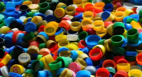 Капачки за играчки&ldquo; заселва с любими герои детското отделение