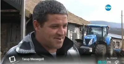 Тракторист намери гърне със сребърни монети и го даде на музей /галерия/