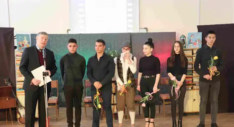 Ученици от Професионалната гимназия по механотехника в Русе представиха спектакъла &bdquo;Светлина на свободата&ldquo;