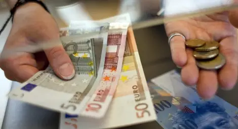 Еврото поевтиня рекордно спрямо долара