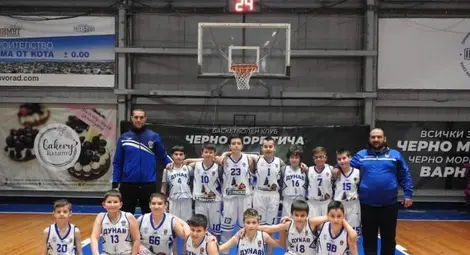 Три победи и една загуба на младите сили в баскетбола