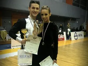 Яцек Янков и Полина Русинова  първи в турнир по танци