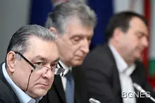 БЛС иска оставката на Надзорния съвет на НЗОК, завежда и дело