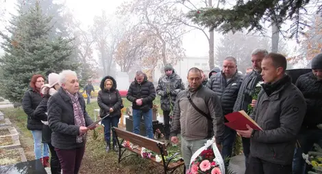 Майката на загиналия в Кербала Антон Петров: 18 години са и много, и малко. Болката расте и неговата липса е все по-осезаема