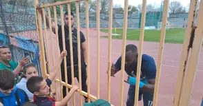 Как играха нашите