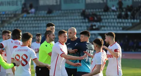 Футболистите на гостите дълго не позволяваха на дунавци да изпълнят дузпата.