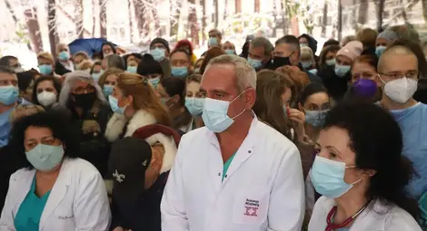 Лекарите от &bdquo;Лозенец&ldquo;: Кацаров прави безумия