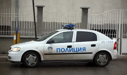 Двама отвличат 5-годишно момиче от прабаба му, единият твърди, че е баща му