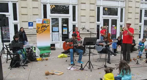 Джазмени отведоха децата в чудния свят на музиката