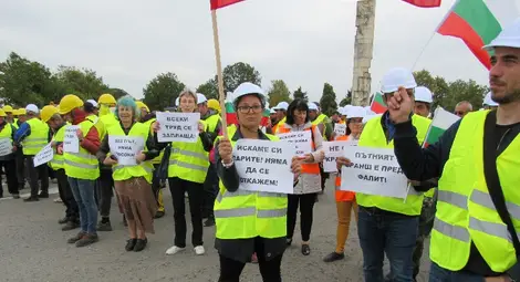 Глас от протеста на пътните фирми: През зимата без пари няма да има снегорини, ще ринем с лопатите