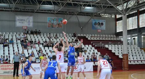 Баскетнадеждите пети и седми в България