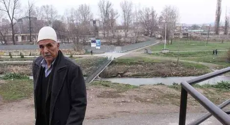 Сърбия и Косово стиснаха ръце Сърбия и Косово стиснаха ръце