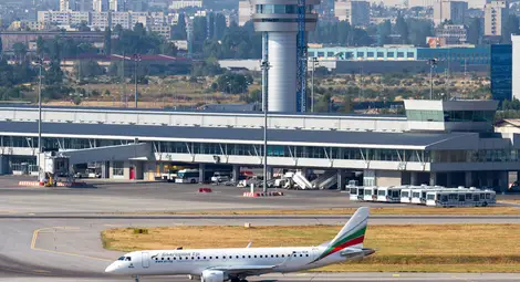 Последните, които летят от и до София Последните, които летят от и до София