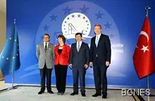 ЕС иска възобновяване на преговорите с Турция ЕС иска възобновяване на преговорите с Турция