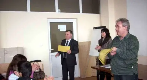 Наградени ученици дават пари за лечението на Сиско