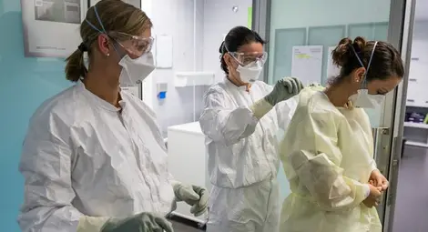 Медицинските сестри в Русе ще протестират с ленти на престилките Медицинските сестри в Русе ще протестират с ленти на престилките