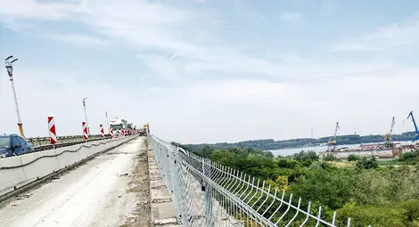 Основният ремонт на Дунав мост при Русе продължава с премахване на първите стоманобетонови панели