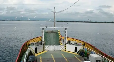 Екшън с наши фенове на ферибот, стигна се до тупаници заради ромка