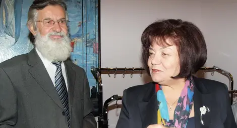 Такева: Учителите ни работят 62 часа седмично, вместо 40 Такева: Учителите ни работят 62 часа седмично, вместо 40