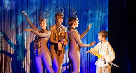 Деца подаряват на децата на Русе спектакъла &bdquo;Златната ябълка&ldquo;