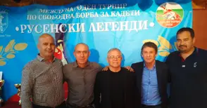 Златната купа и шампионската премия от „Легендите“ за клуб „Юнак“ /Русе/