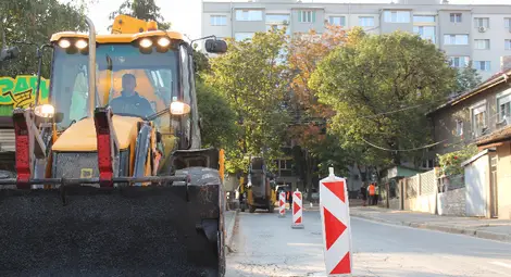 Започна цялостното асфалтиране на улиците &bdquo;Тича&ldquo; и &bdquo;Яребична&ldquo;, продължават дейностите за подготовка на основния ремонт на още 22 улици в Русе