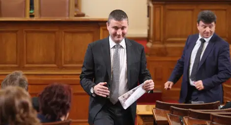 Парламентът гласува актуализацията на бюджета