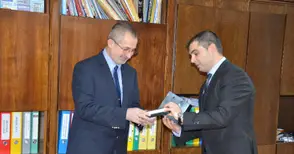 Вторият мандат на Бурджиев започна от наводнения Красен