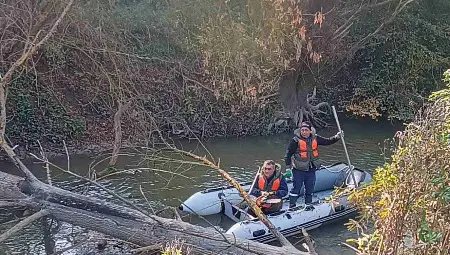 Почистиха коритото на река Черни Лом край село Пепелина&nbsp;от паднали дървета и клони