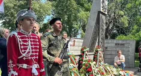 Русе се поклони пред Ботев: Да помним героите не само с гласа на сирените