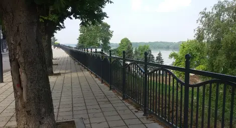 Парапети като по &bdquo;Придунавски&ldquo;  слагат и на крайбрежната алея