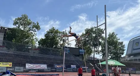 Удар на Русе в овчарския скок на турнира "Младост"