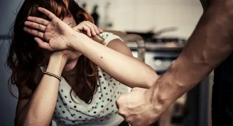 Изверг, пребил и ослепил жена си, успя да се добере до 1/3 по-ниско наказание