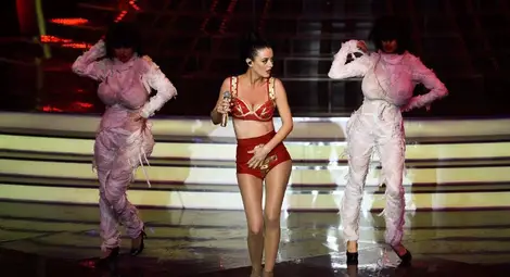 Маца в дуел преди първия си мъжки образ в &bdquo;Като две капки вода&ldquo;