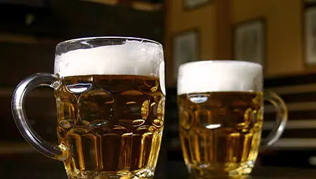 Две бири на ден ускоряват загубата на памет при мъжете