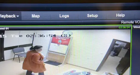 Крадлива санитарка от Онкото падна в капана след удар за 1200 лева