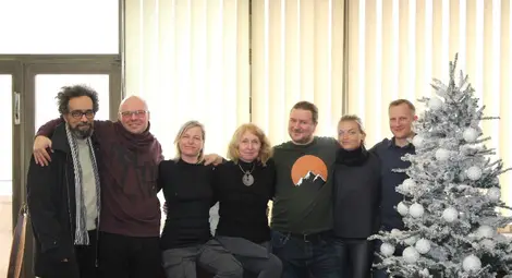 Скулптори от 6 страни извайват от лед фантазии на тема &bdquo;Сребърните кънки&ldquo;