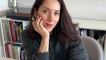 Дара, която превърна калиграфията в бизнес: Често клиентите ми предполагат, че съм в София. И винаги с усмивка ги поправям, че съм в Русе и тук развивам &bdquo;Добри думи&ldquo;