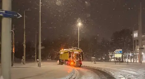 11 снегорина чистят в момента пътищата на община Русе 11 снегорина чистят в момента пътищата на община Русе