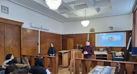 Зам.-окръжният прокурор на Русе и банков мениджър дискутираха с ученици от ,,Йордан Йовков&ldquo; хазартната зависимост и рисковете от бързите кредити