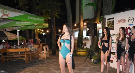 Светлозара Димитрова е новата кралица на красотата в Русе /галерия/