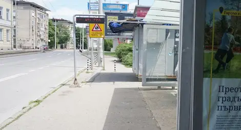 Една четвърт от павилионите на спирките остават без наемател