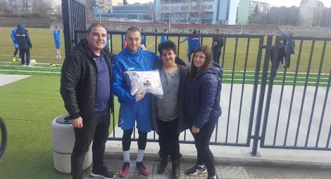 Дъщеричката на Мишо Милчев с дар от феновете Дъщеричката на Мишо Милчев с дар от феновете