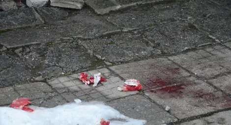 Съпруг откри жена си убита в дома им на улица "Солун" в Русе /галерия/