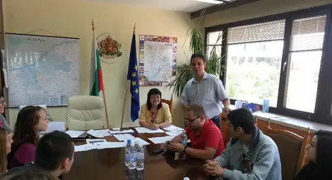 Студенти влязоха в русенската областна управа